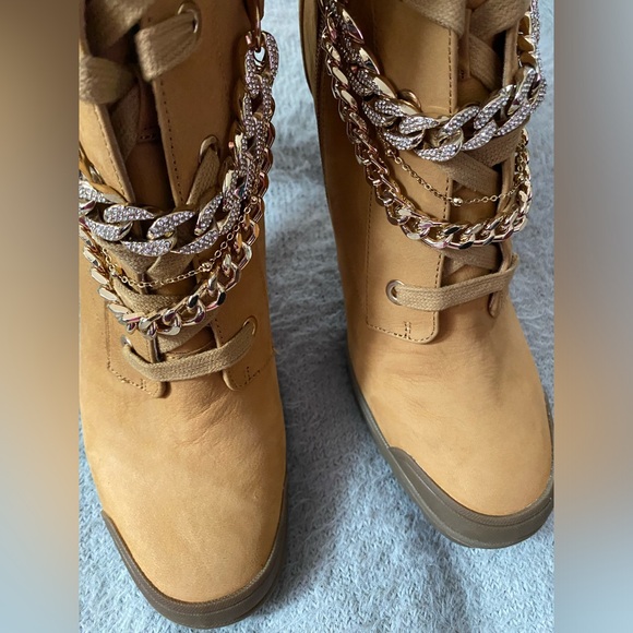 KARL LAGERFELD PARIS • Victoria Ankle Boots • Tan Nubuck - Picture 6 of 15